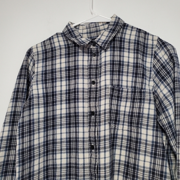 Madewell Slim Boyshirt in Lawton Plaid Flannel - Picture 13 of 15